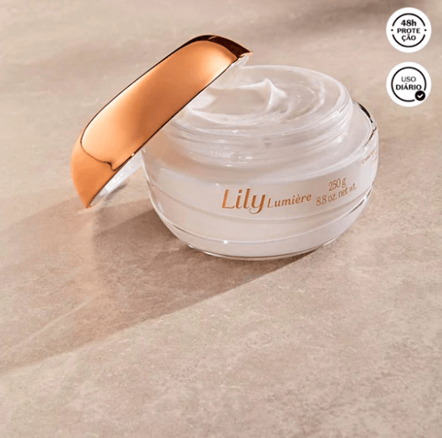 Lily Lumiére Creme Acetinado Hidratante Corporal 250g 8.8 oz.net wt.