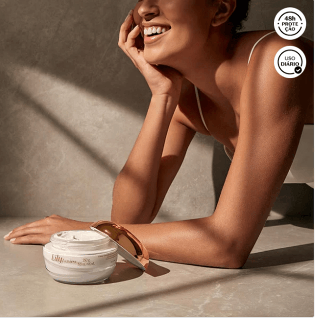 Lily Lumiére Creme Acetinado Hidratante Corporal 250g 8.8 oz.net wt.